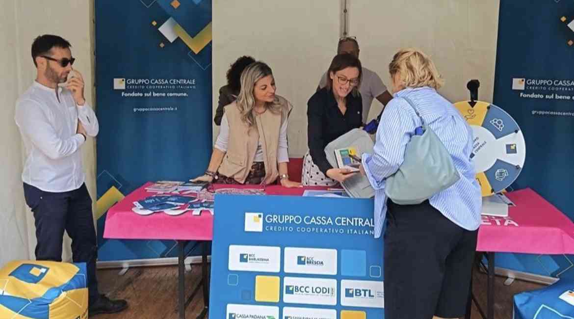 La Ruota Della Fortuna Anima Lo Stand Del Gruppo