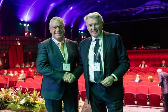 Fotografia del Direttore generale Andrea Lusenti e del presidente Romani Bettinsoli durante l'Assemblea 2026